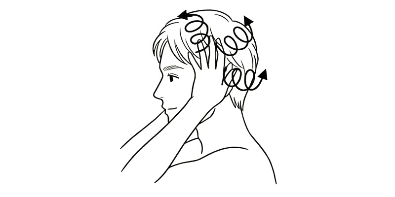 頭皮全体を揉みほぐす